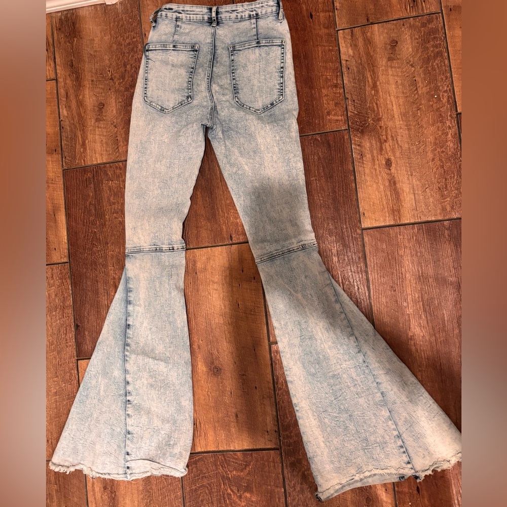 Blue Flare Wide Leg Jeans with Vintage Wash